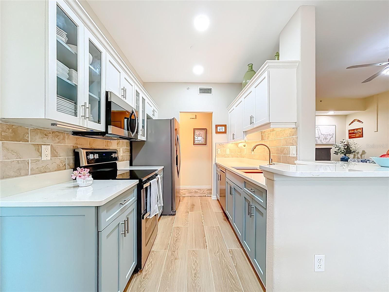 Image 9 of 39 For 960 Cooper Street 203