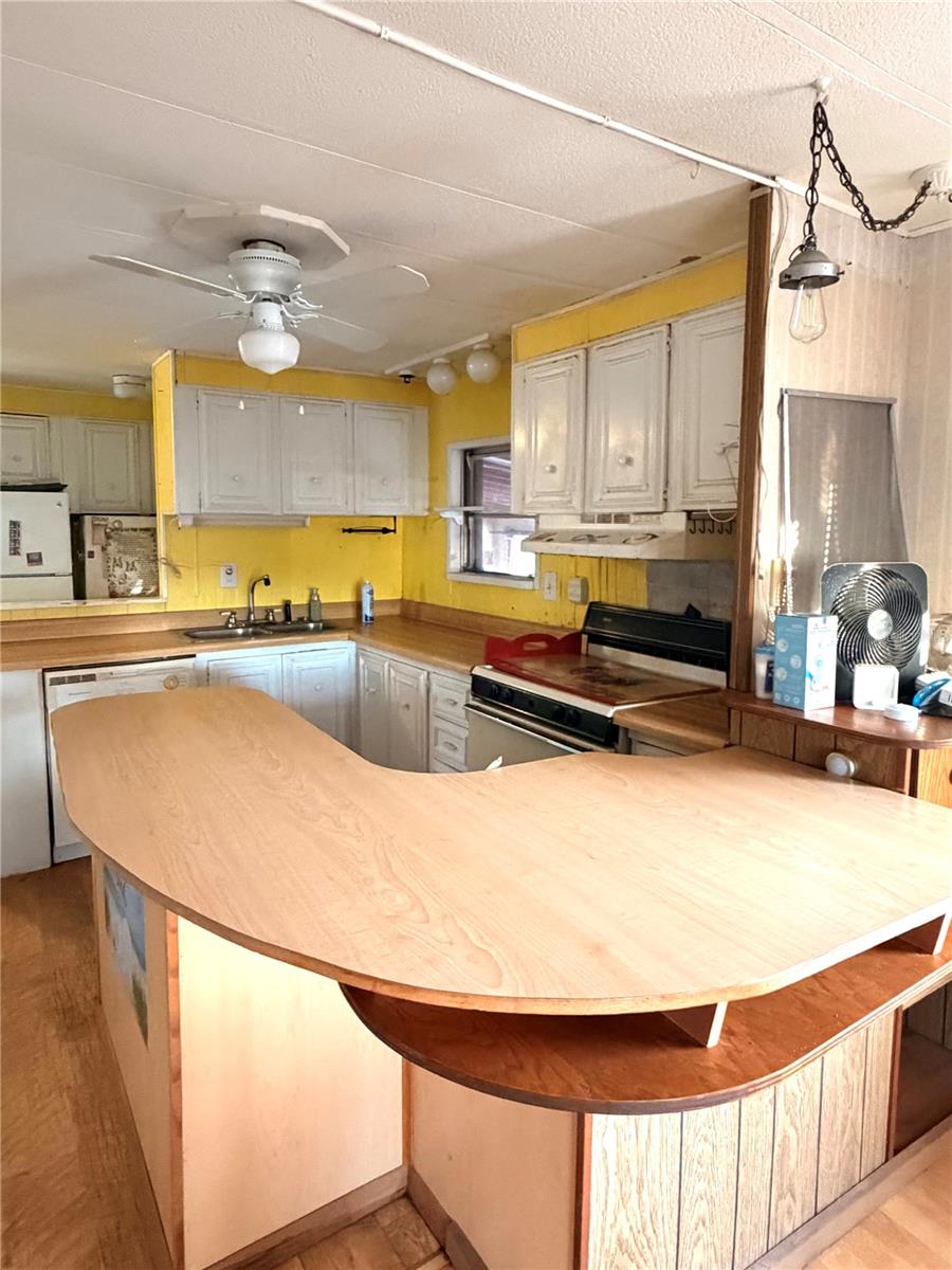 Image 3 of 22 For 10315 Pike Drive