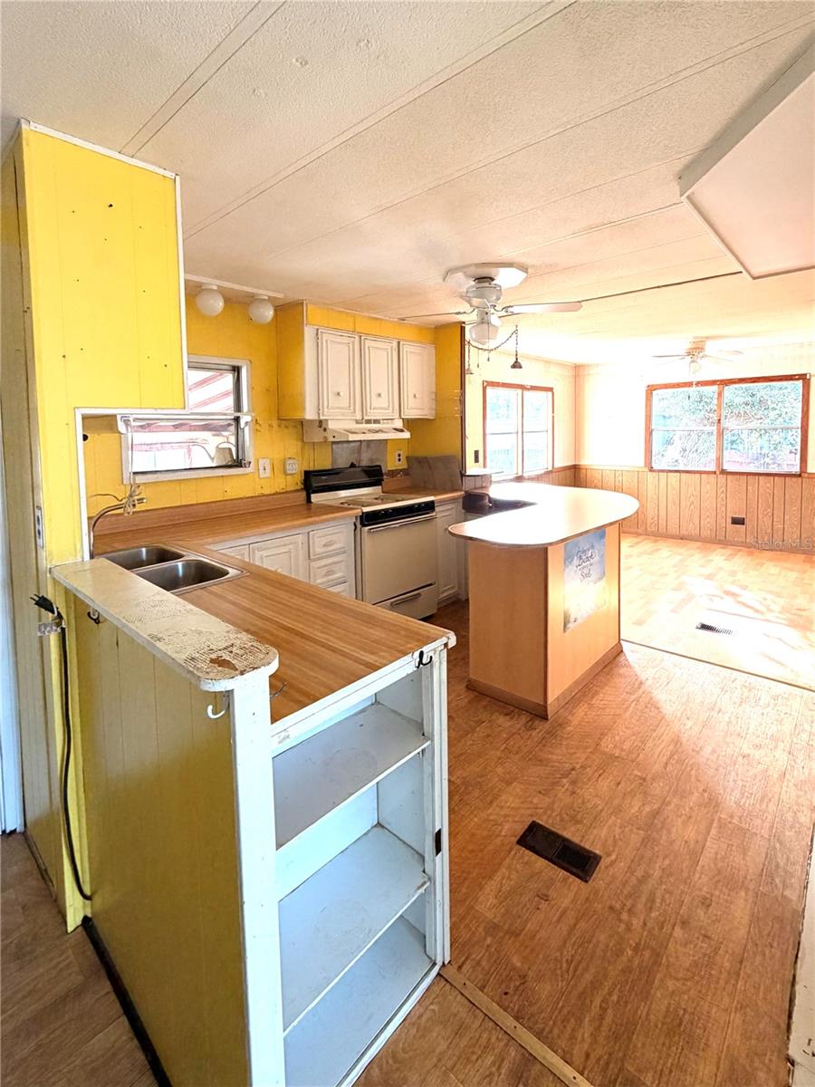 Image 4 of 22 For 10315 Pike Drive