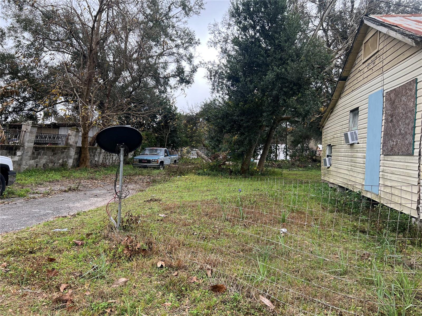 Image 3 of 4 For 37420 Tait Avenue