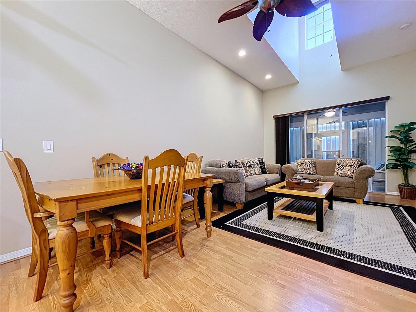 Image 17 of 52 For 248 Hemingway Drive