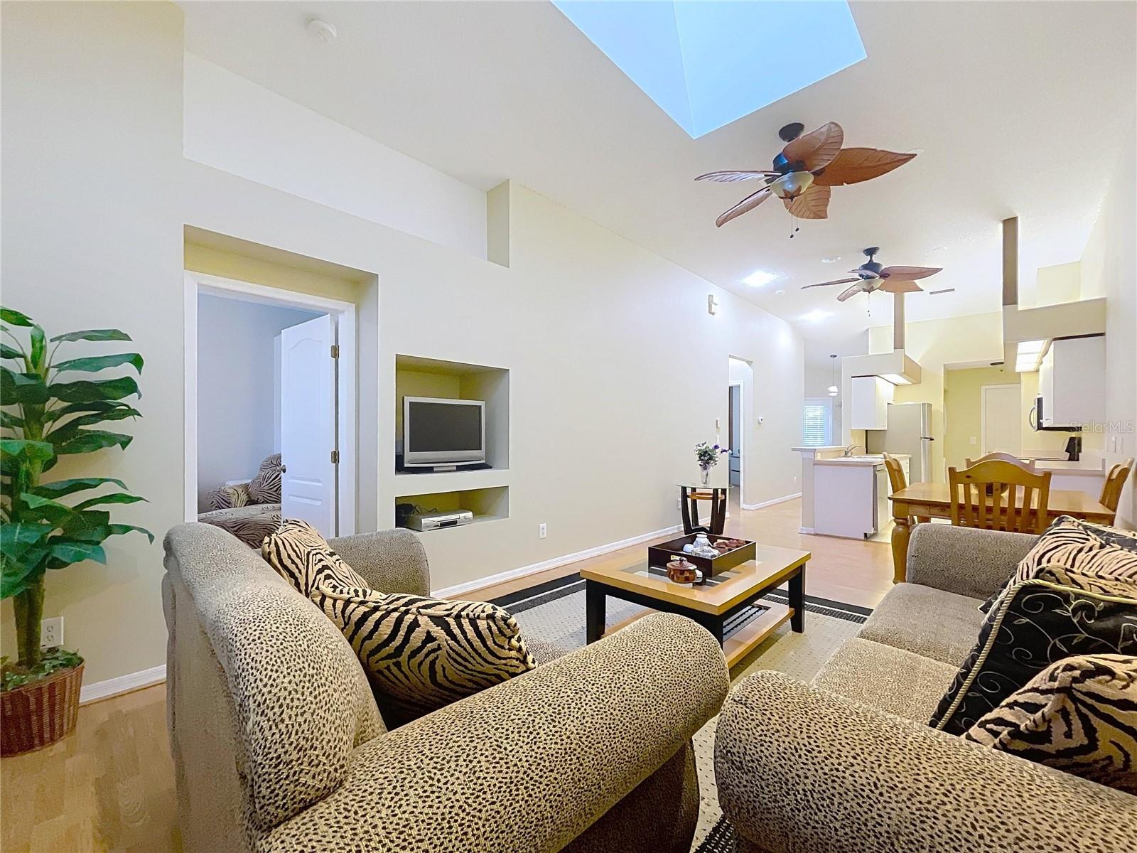 Image 19 of 52 For 248 Hemingway Drive