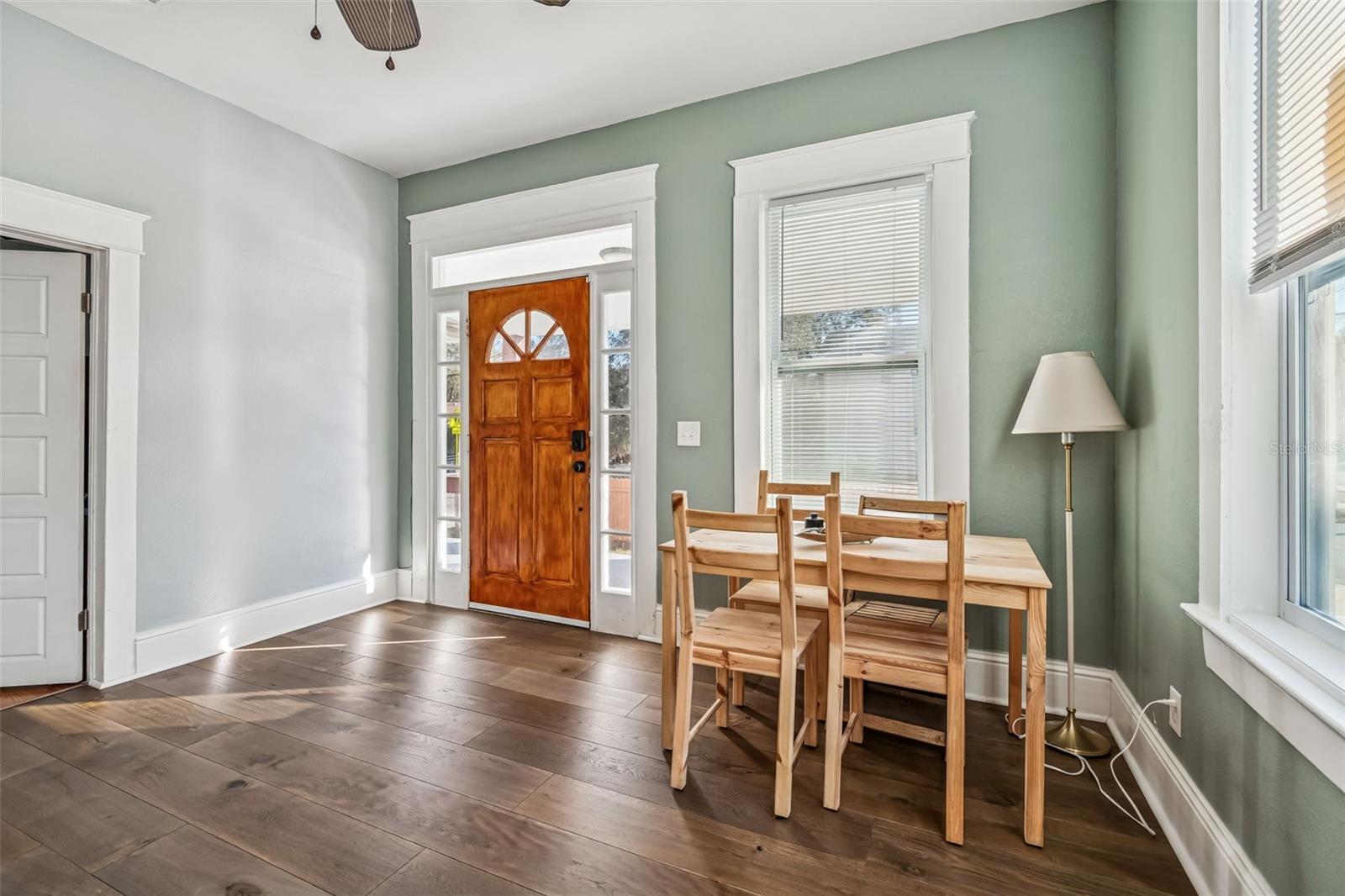 Image 18 of 65 For 1512 26th Avenue E