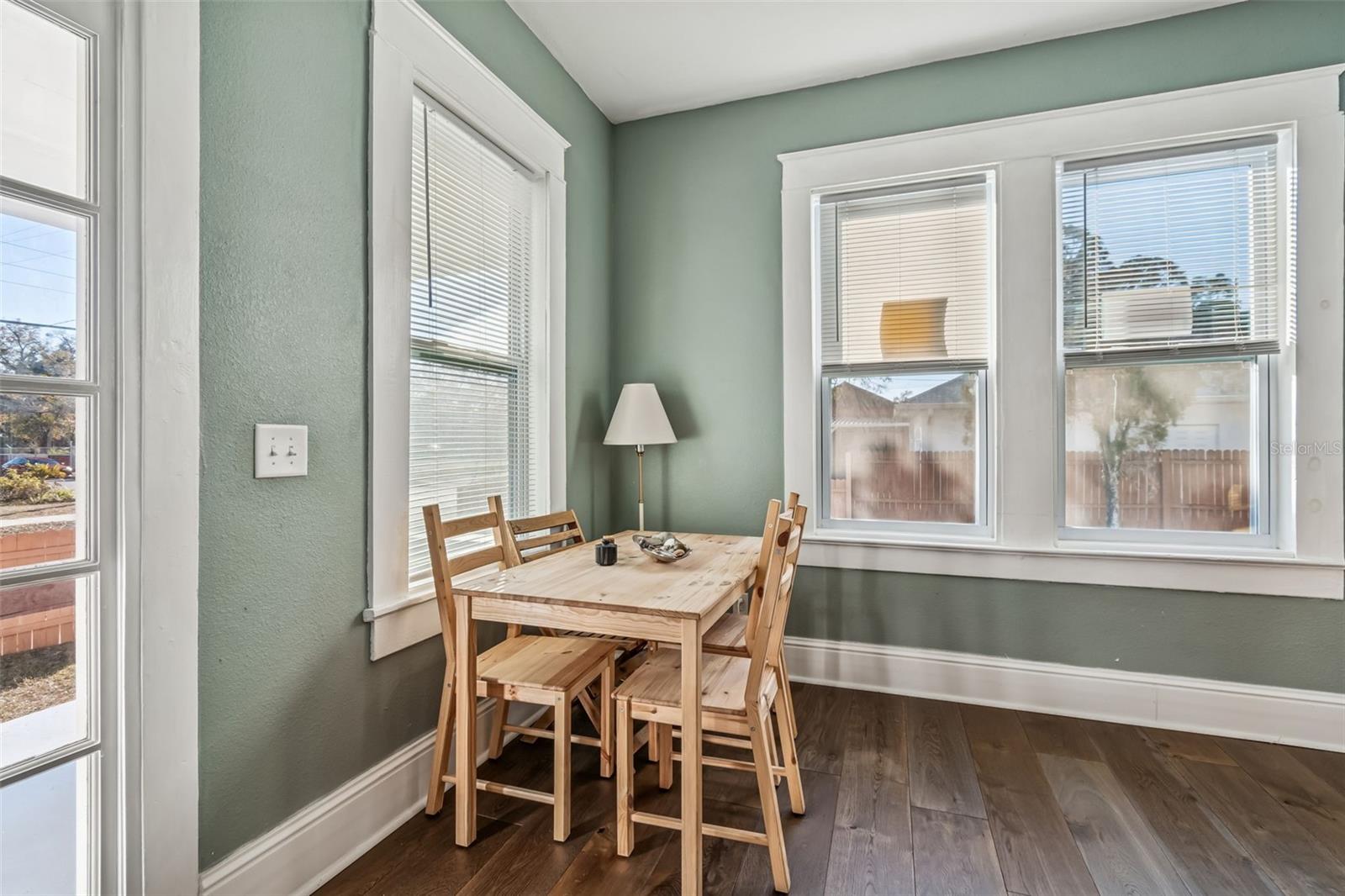 Image 20 of 65 For 1512 26th Avenue E