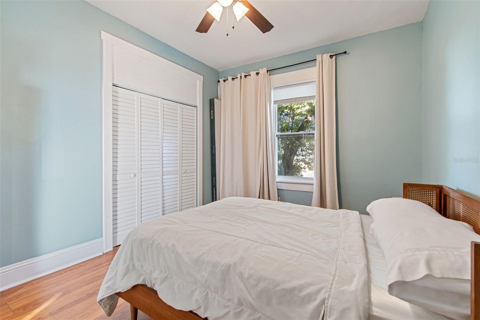 Image 22 of 65 For 1512 26th Avenue E