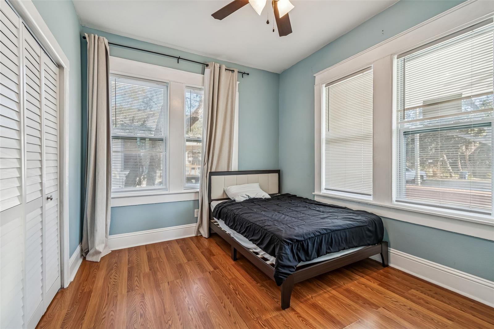 Image 25 of 65 For 1512 26th Avenue E