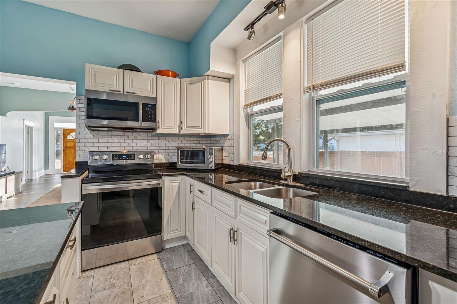 Image 35 of 65 For 1512 26th Avenue E