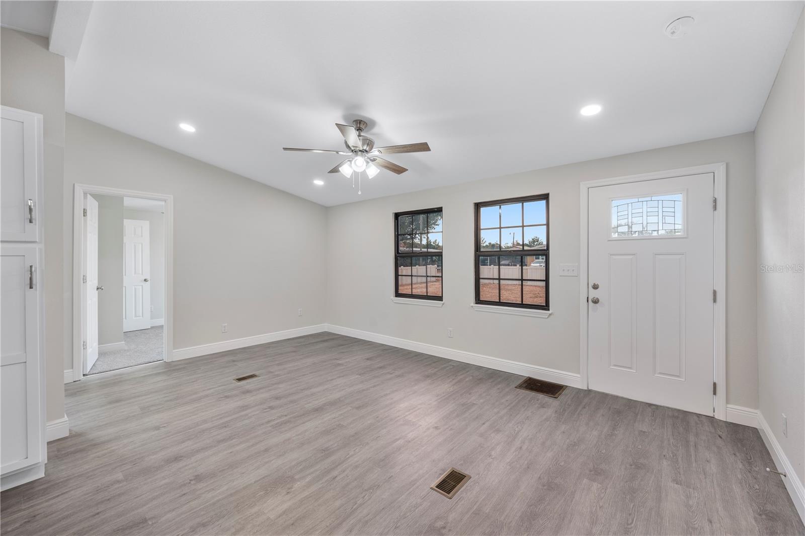 Image 11 of 33 For 217 Clearwater Avenue