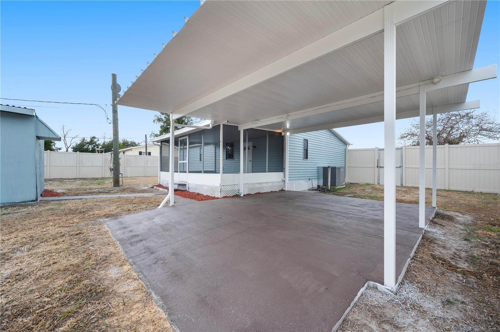 Image 22 of 33 For 217 Clearwater Avenue