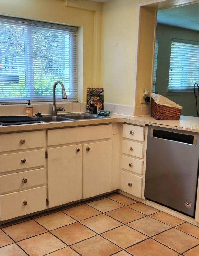 Image 11 of 26 For 219 24th Street W