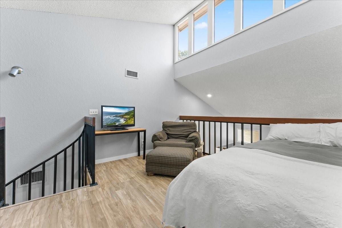 Image 35 of 44 For 40 Shamrock Way 40