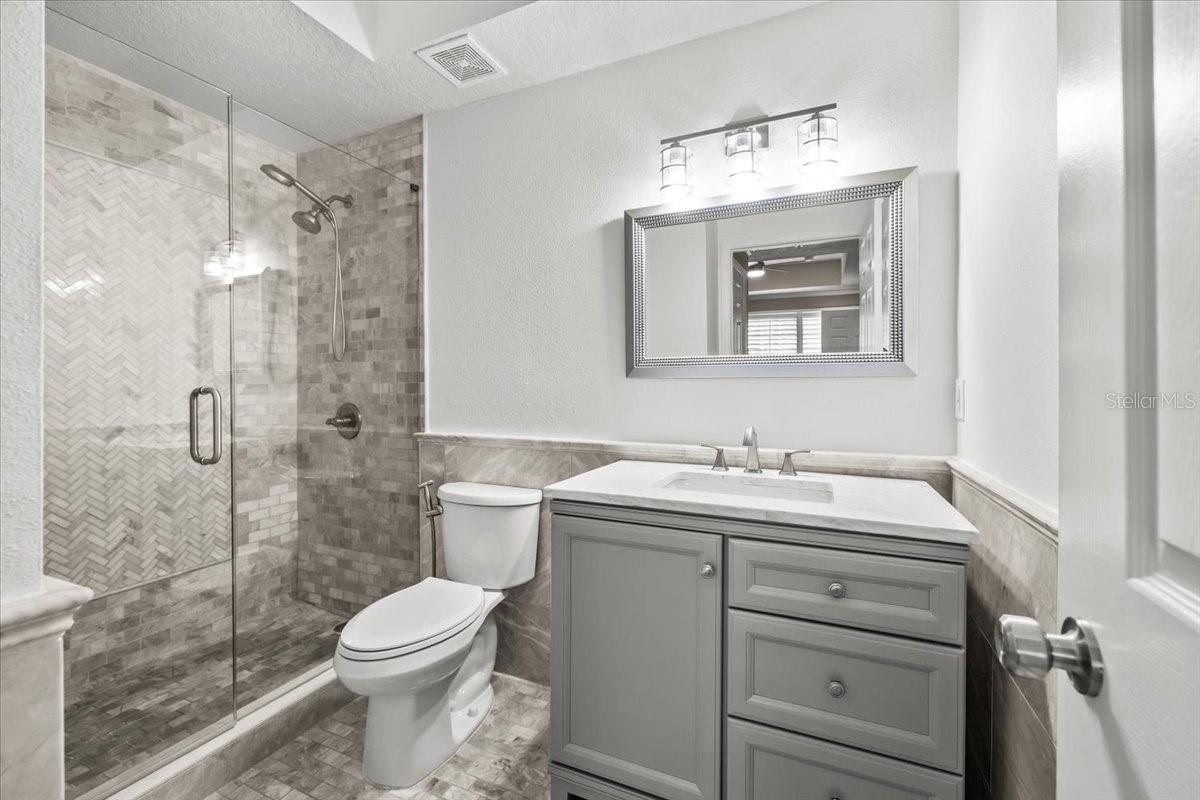 Image 14 of 39 For 800 Dakota Avenue 206