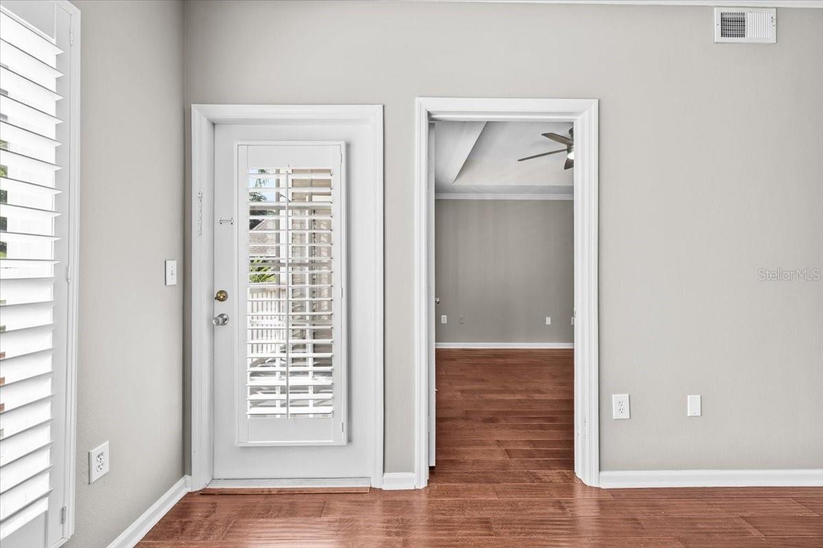 Image 23 of 39 For 800 Dakota Avenue 206