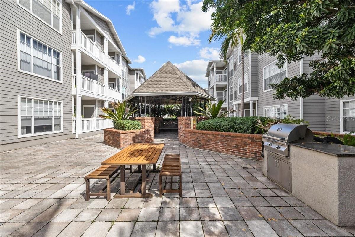 Image 27 of 39 For 800 Dakota Avenue 206