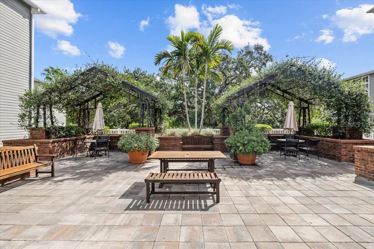 Image 29 of 39 For 800 Dakota Avenue 206