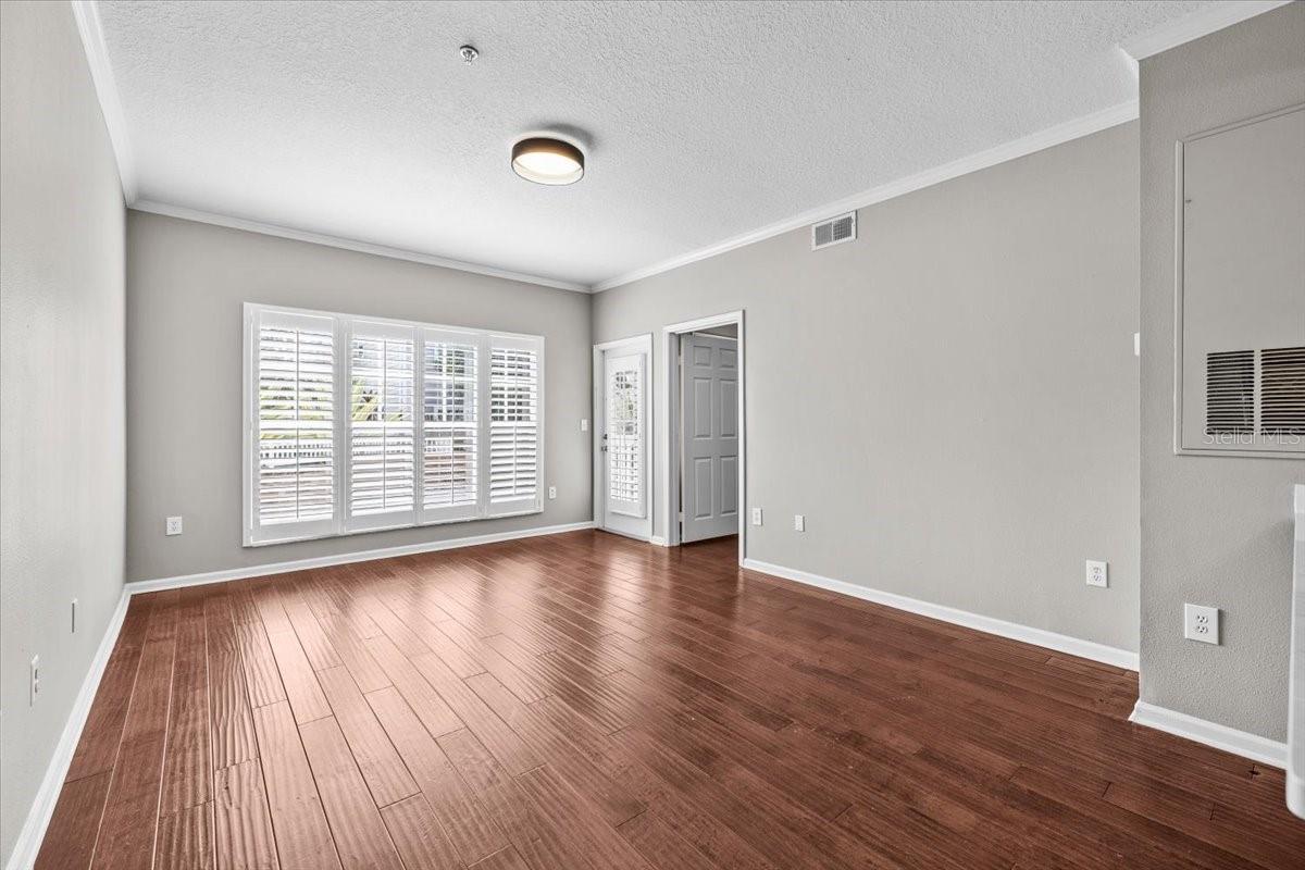 Image 3 of 39 For 800 Dakota Avenue 206