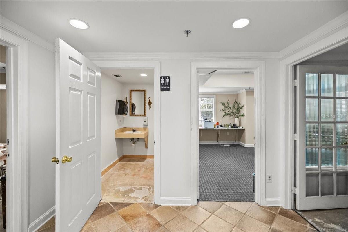 Image 31 of 39 For 800 Dakota Avenue 206