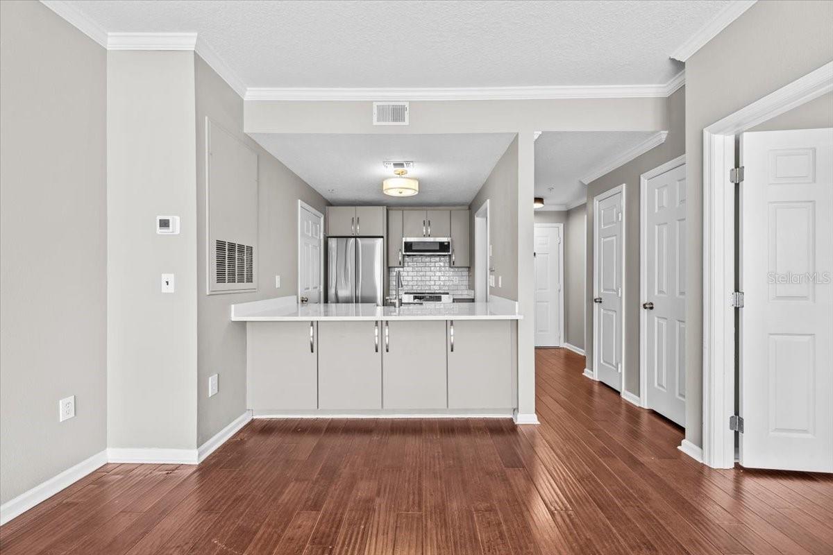 Image 4 of 39 For 800 Dakota Avenue 206