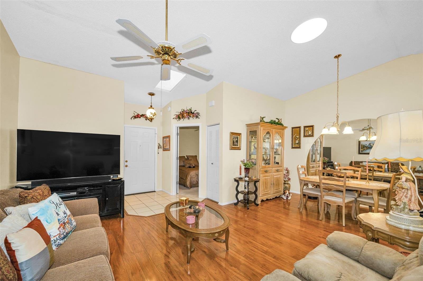 Image 12 of 52 For 8202 Leafy Court