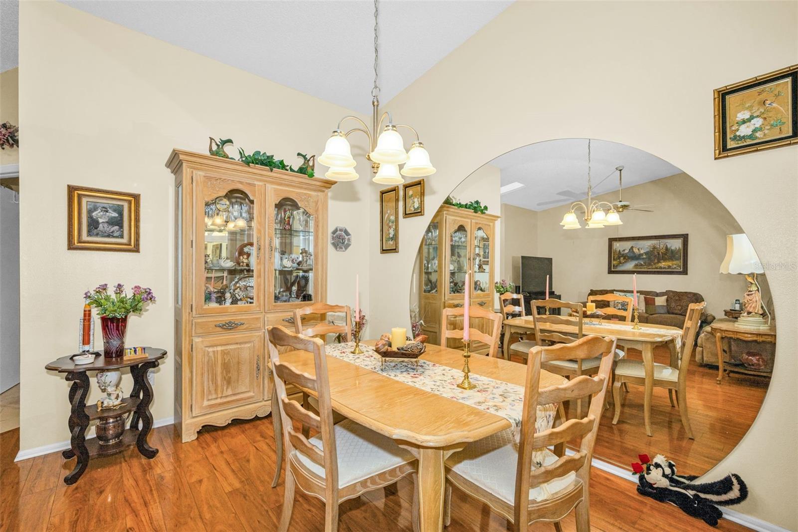 Image 13 of 52 For 8202 Leafy Court