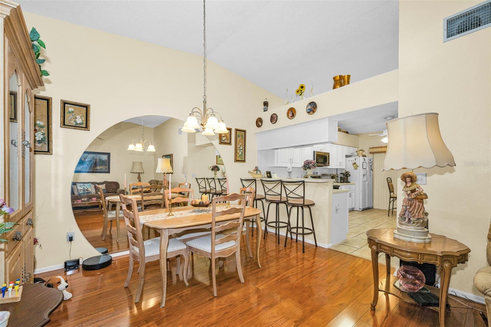 Image 14 of 52 For 8202 Leafy Court