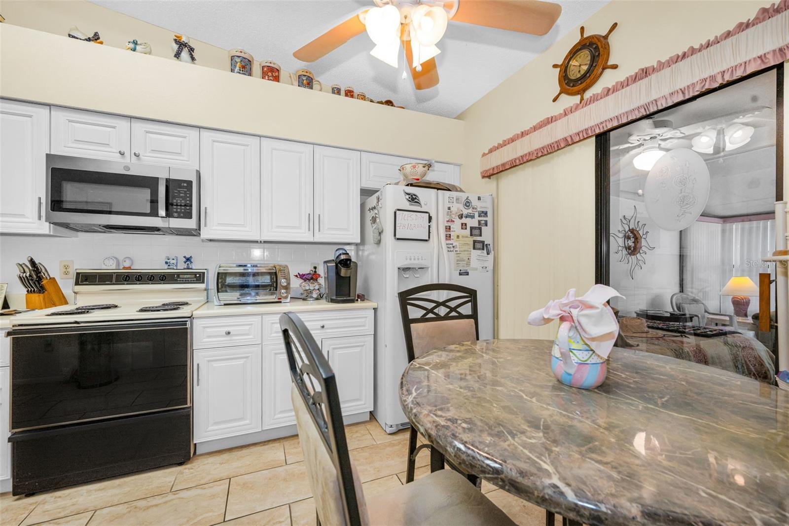 Image 24 of 52 For 8202 Leafy Court