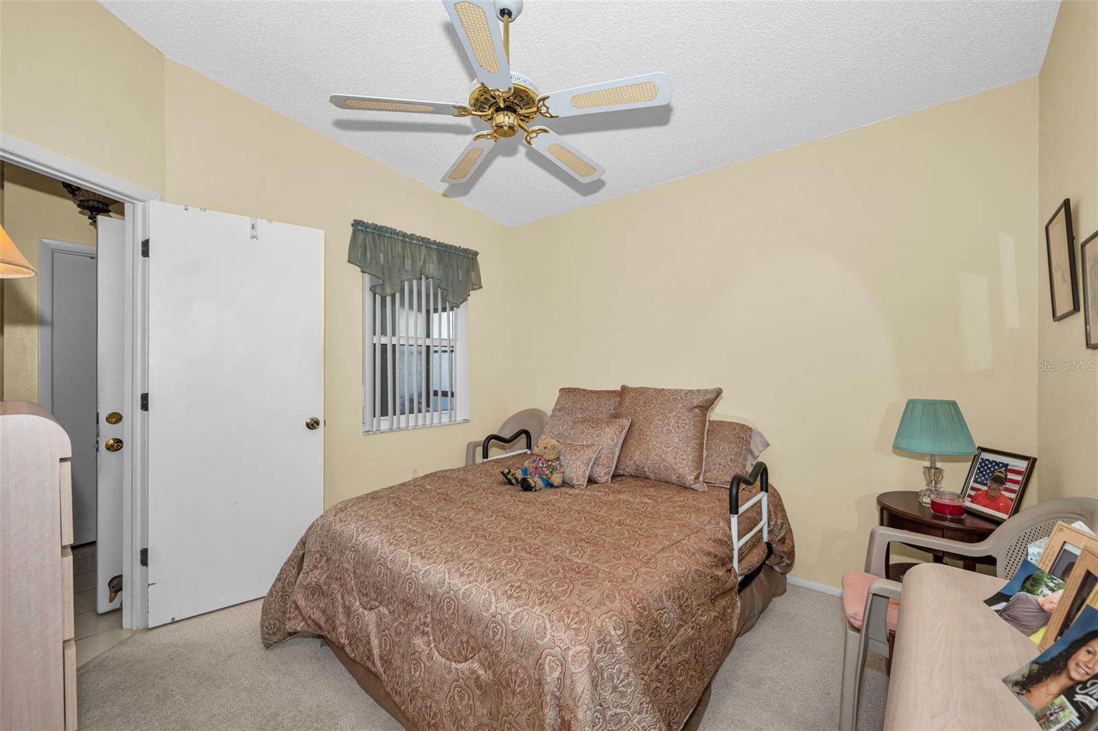 Image 31 of 52 For 8202 Leafy Court