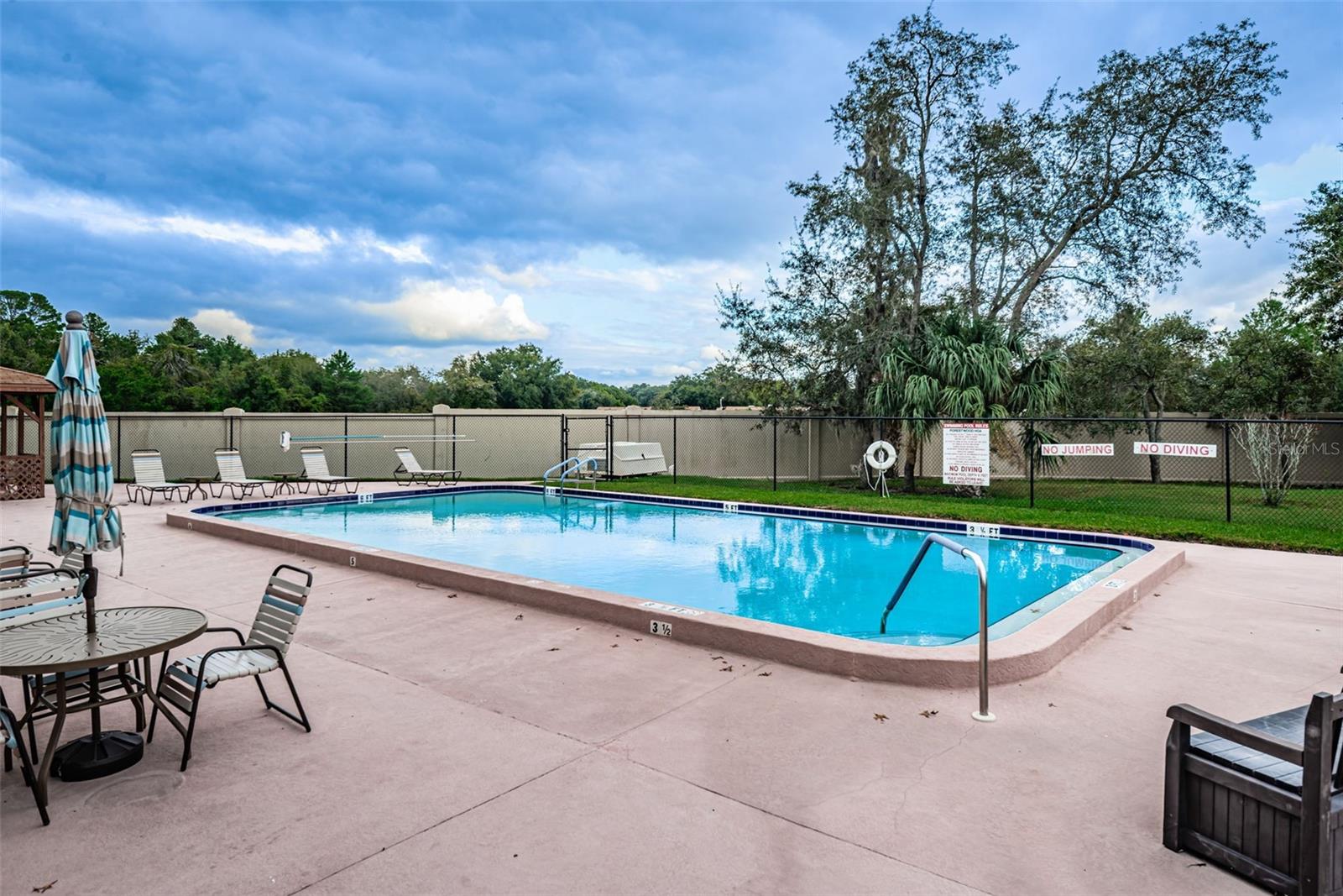 Image 45 of 52 For 8202 Leafy Court