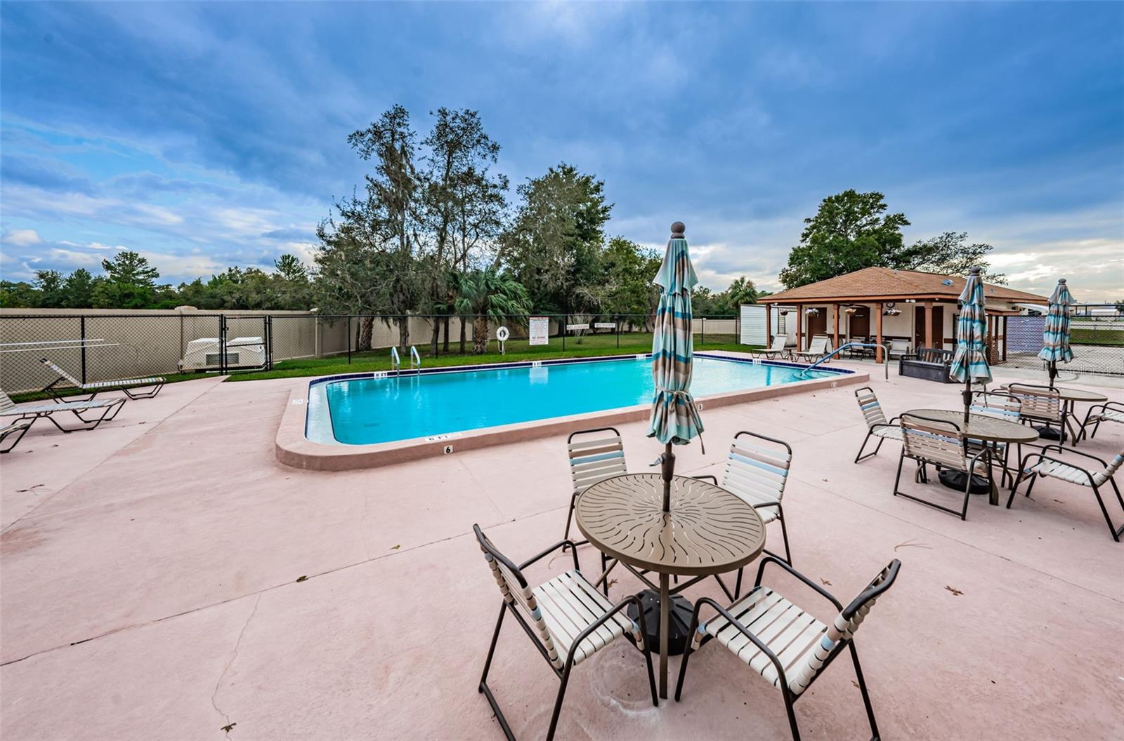 Image 50 of 52 For 8202 Leafy Court