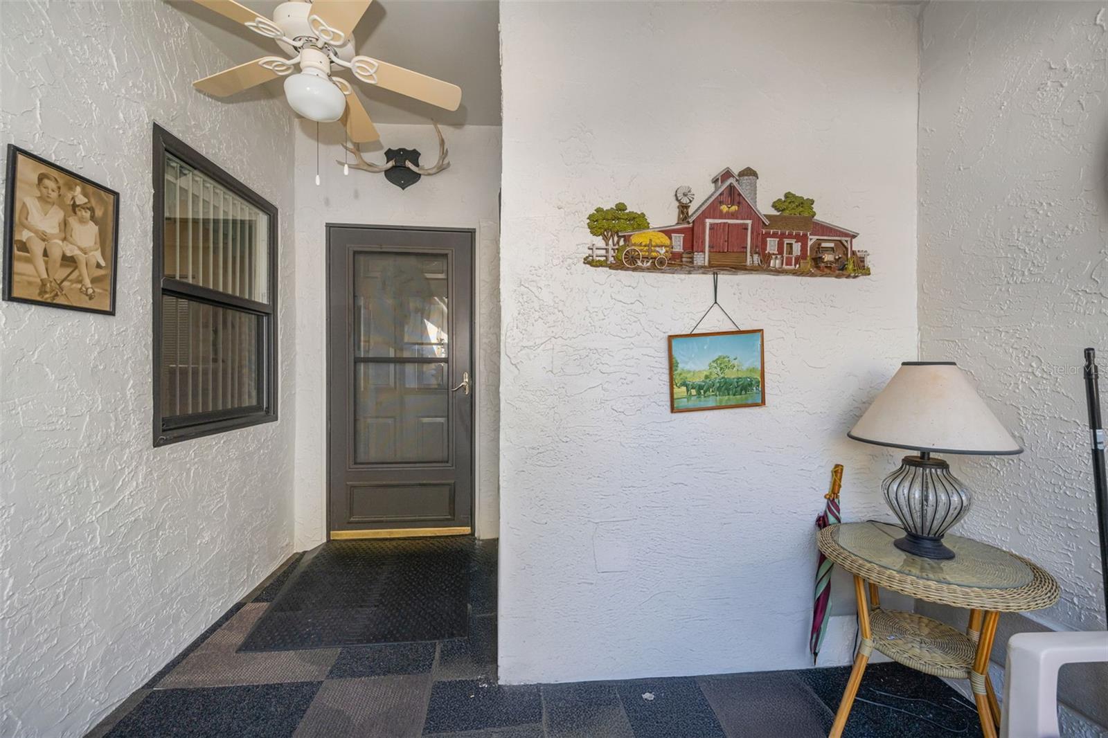 Image 7 of 52 For 8202 Leafy Court