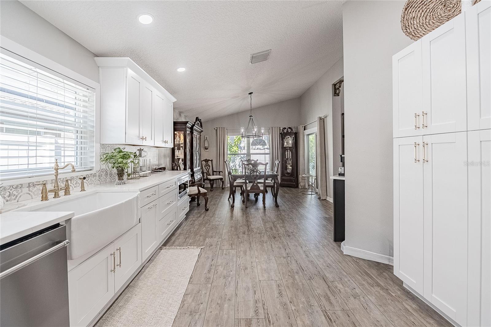 Listing photo id 11 for 2524 Siena Way