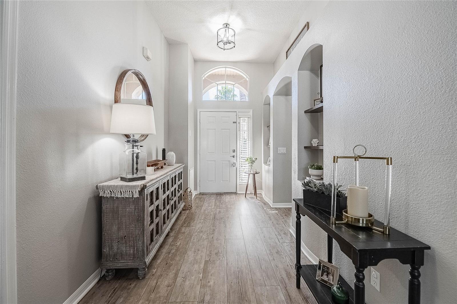 Listing photo id 1 for 2524 Siena Way