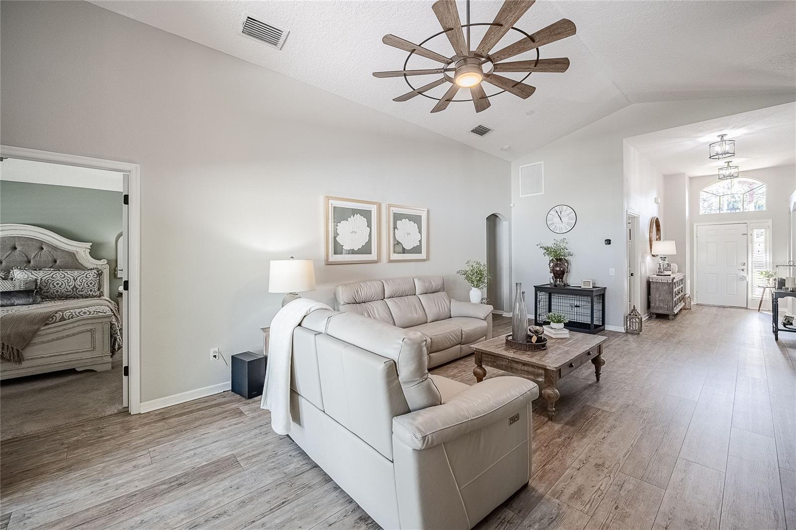 Listing photo id 4 for 2524 Siena Way