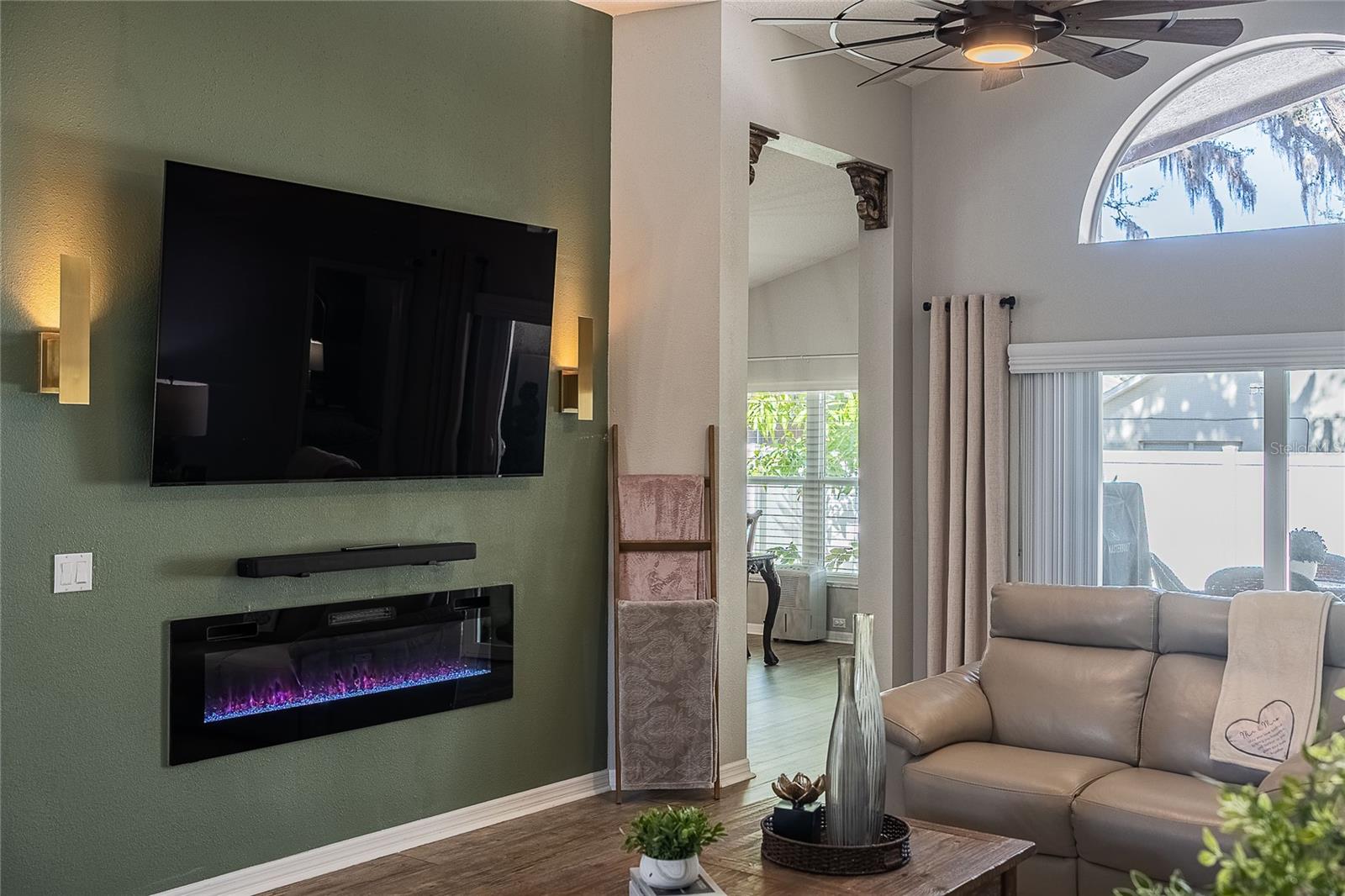 Listing photo id 7 for 2524 Siena Way