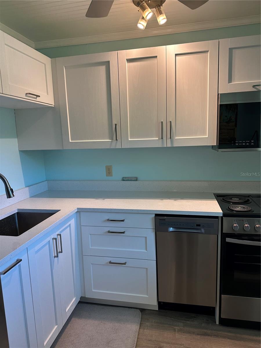 Image 14 of 44 For 11485 Oakhurst Road 200-114