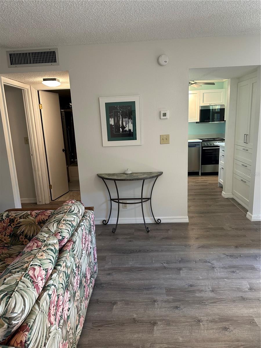 Image 17 of 44 For 11485 Oakhurst Road 200-114