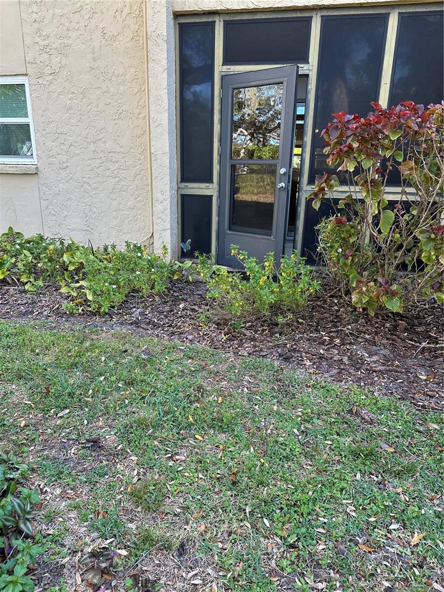 Image 26 of 44 For 11485 Oakhurst Road 200-114