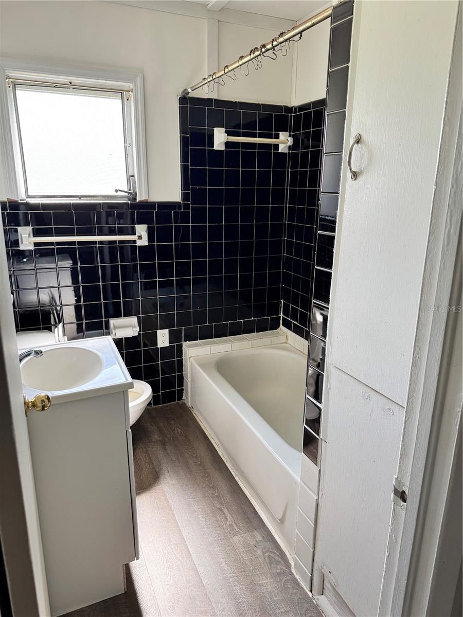 Image 100 of 100 For 7510 Lithia Pinecrest Road