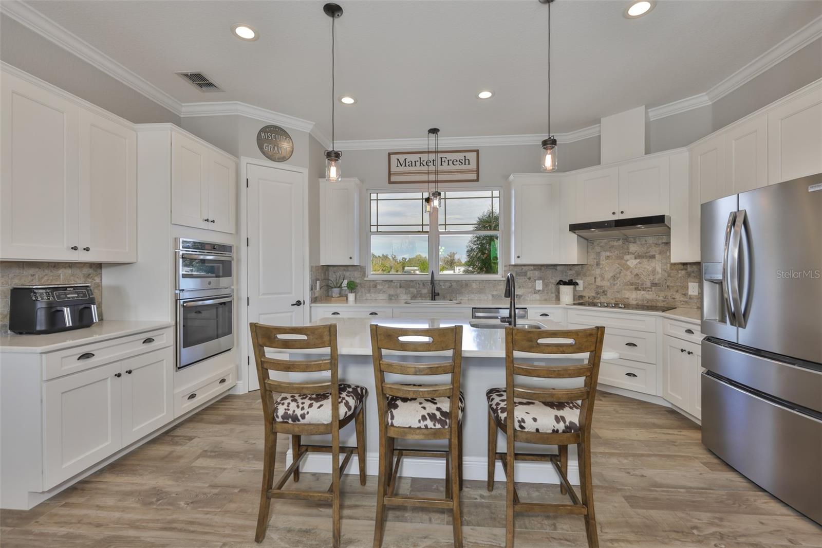 Image 17 of 100 For 7510 Lithia Pinecrest Road