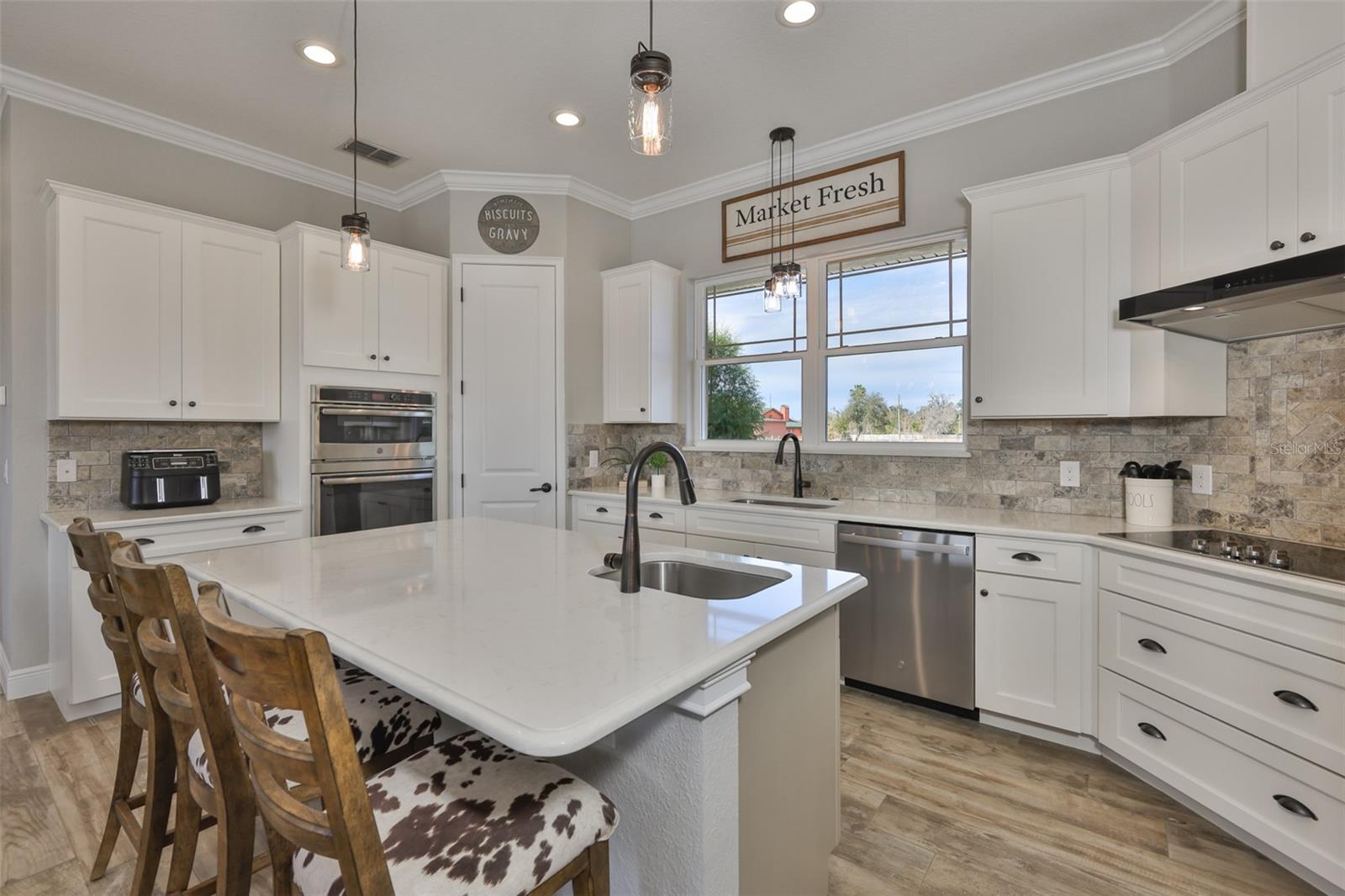 Image 18 of 100 For 7510 Lithia Pinecrest Road