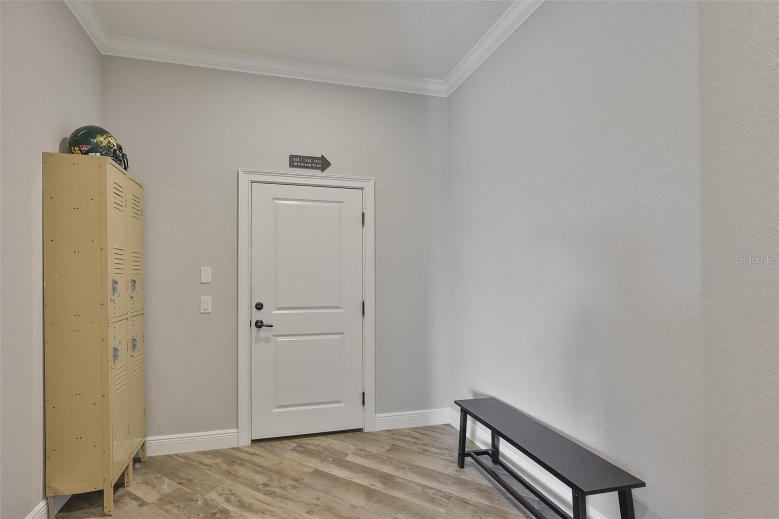 Image 32 of 100 For 7510 Lithia Pinecrest Road