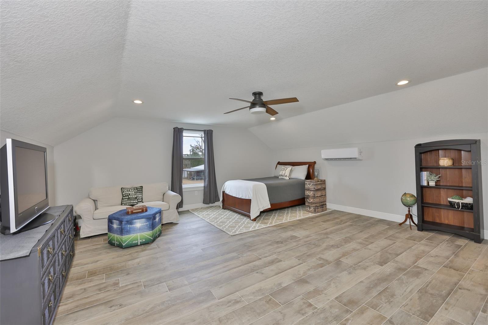 Image 43 of 100 For 7510 Lithia Pinecrest Road