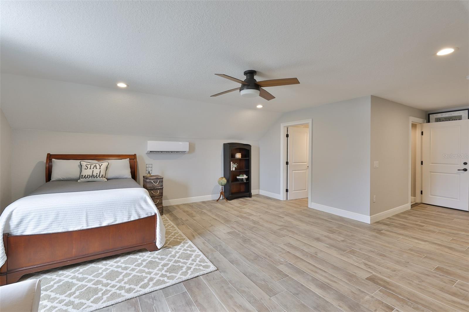 Image 45 of 100 For 7510 Lithia Pinecrest Road