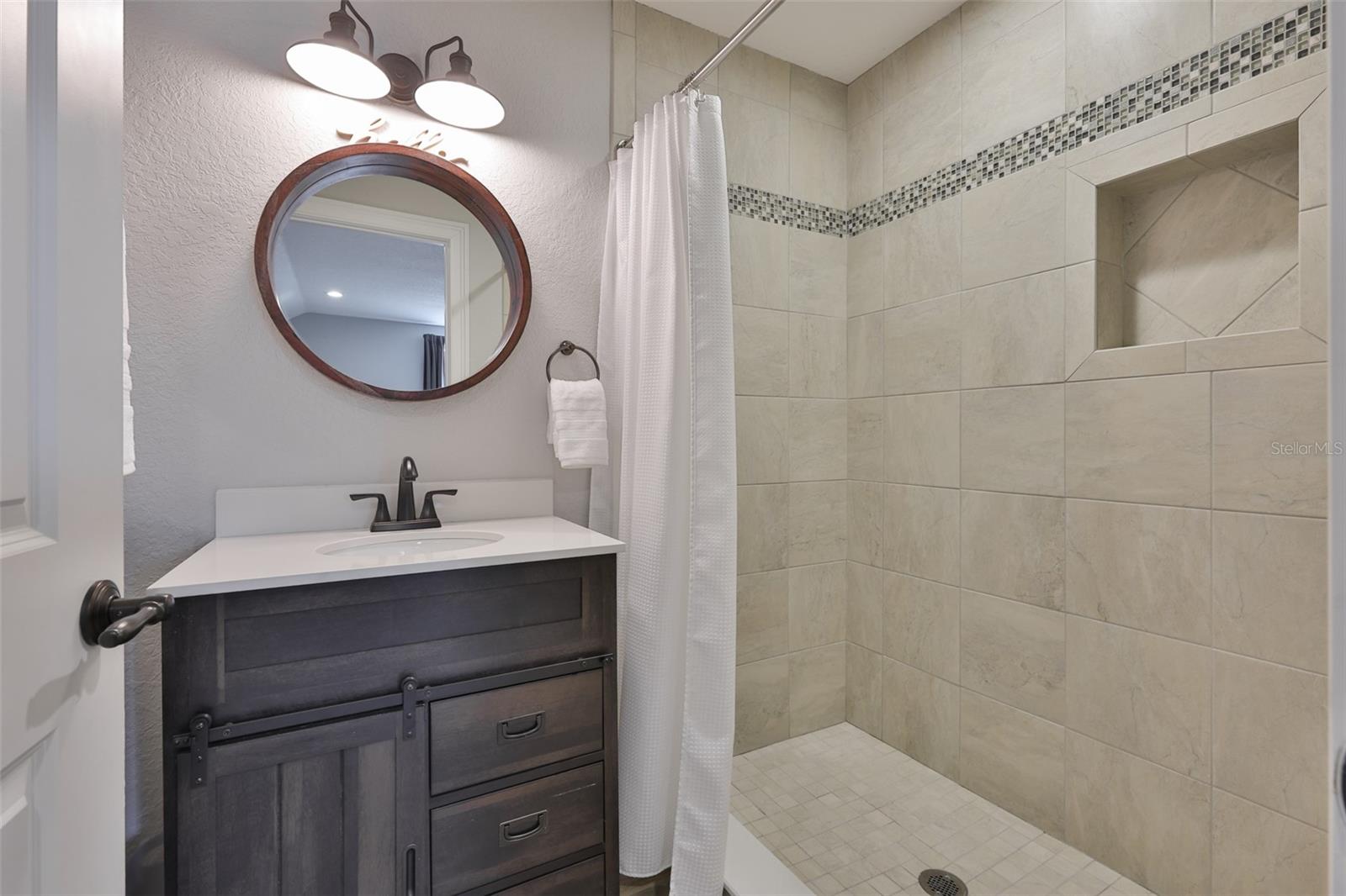 Image 46 of 100 For 7510 Lithia Pinecrest Road