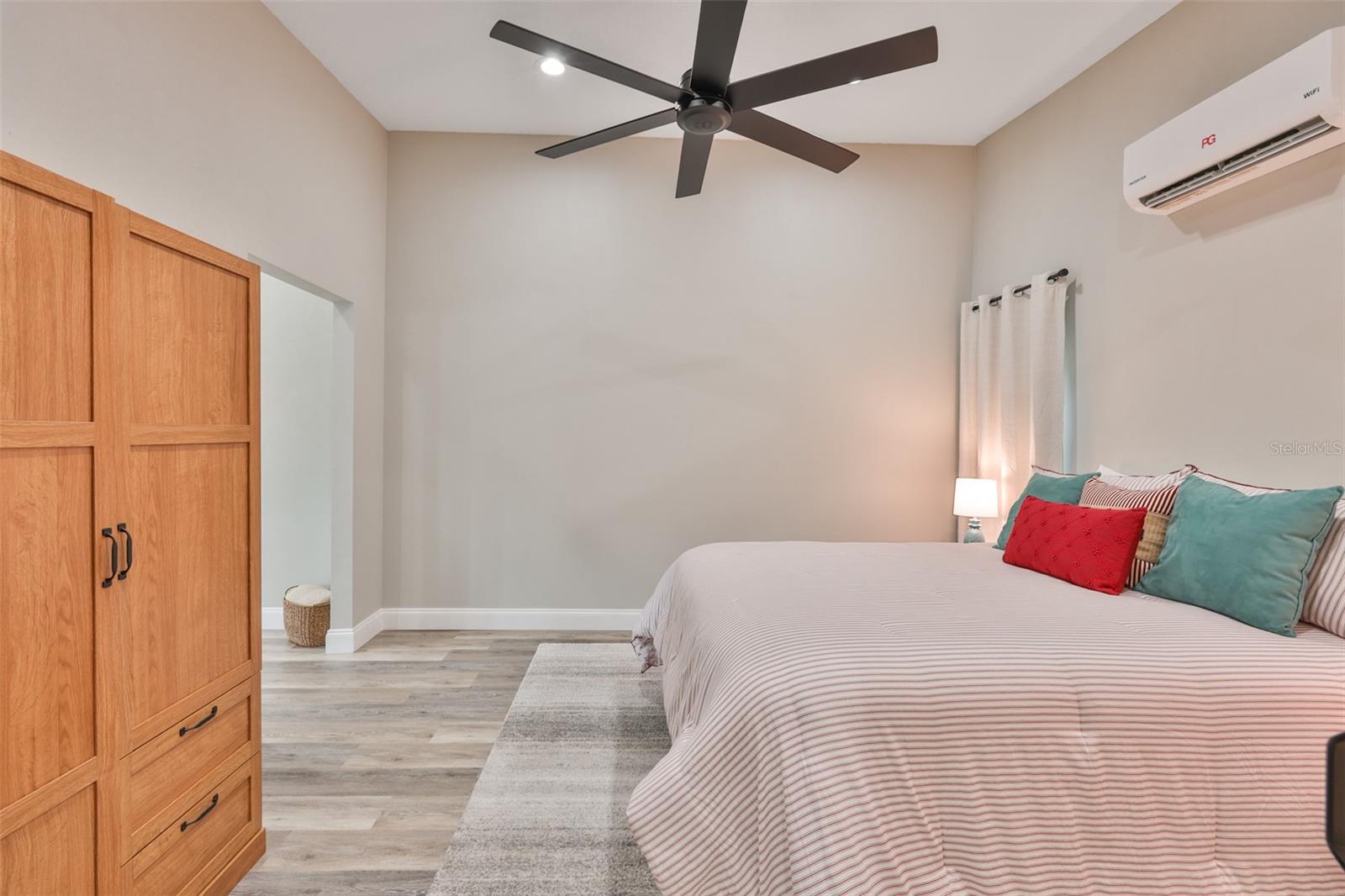 Image 89 of 100 For 7510 Lithia Pinecrest Road