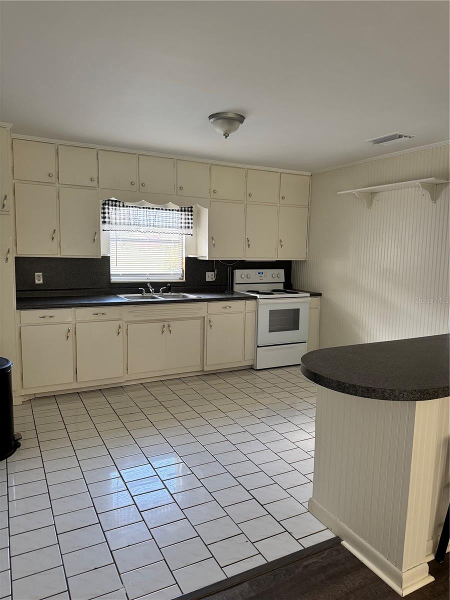 Image 96 of 100 For 7510 Lithia Pinecrest Road