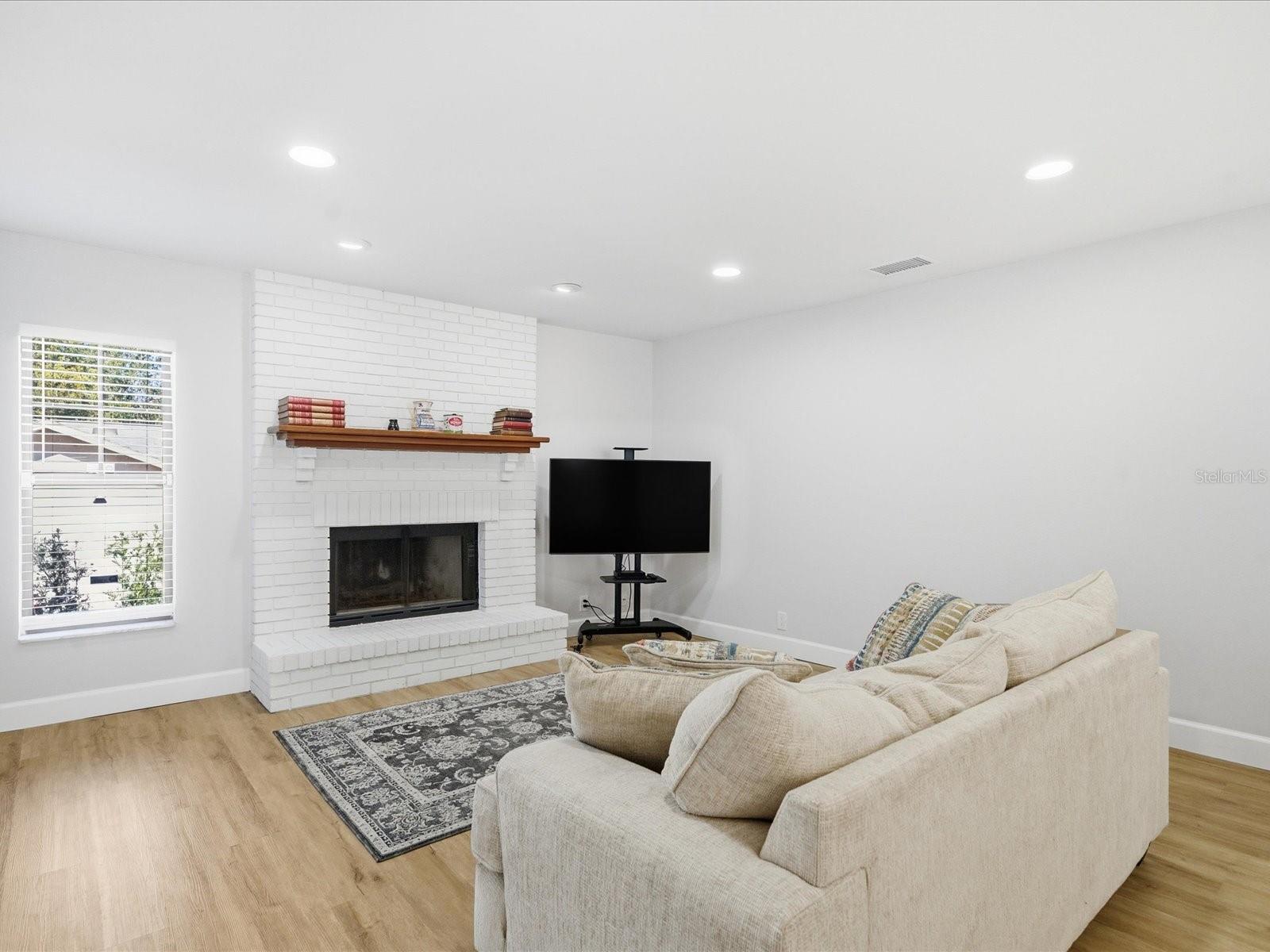 Image 15 of 48 For 4703 Orange Grove Way