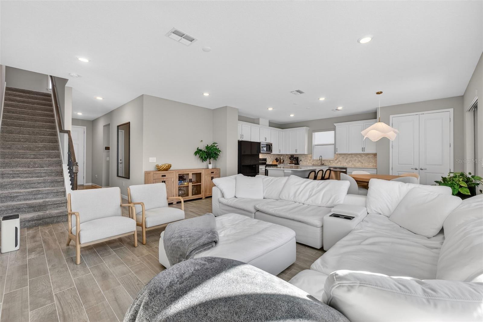 Listing photo id 12 for 18132 Ramble On Way