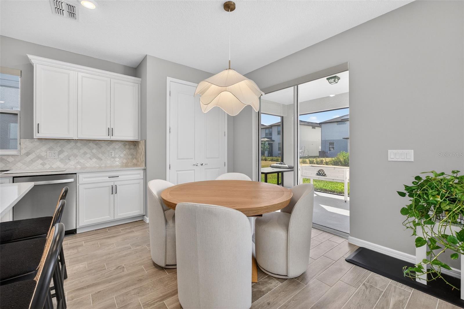 Listing photo id 27 for 18132 Ramble On Way