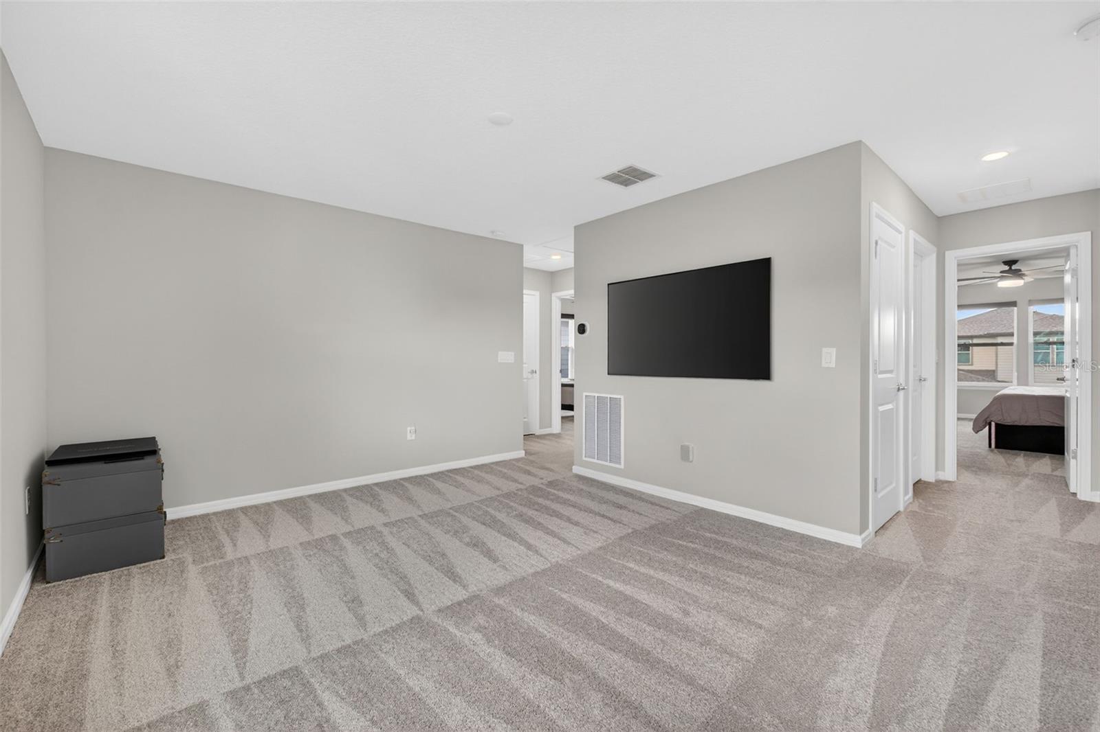 Listing photo id 29 for 18132 Ramble On Way